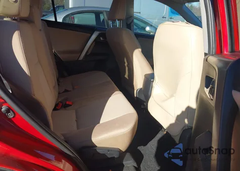 2015 Toyota Rav4 Xle z USA, uszkodzony, nr VIN 2T3RFREV1FW242363